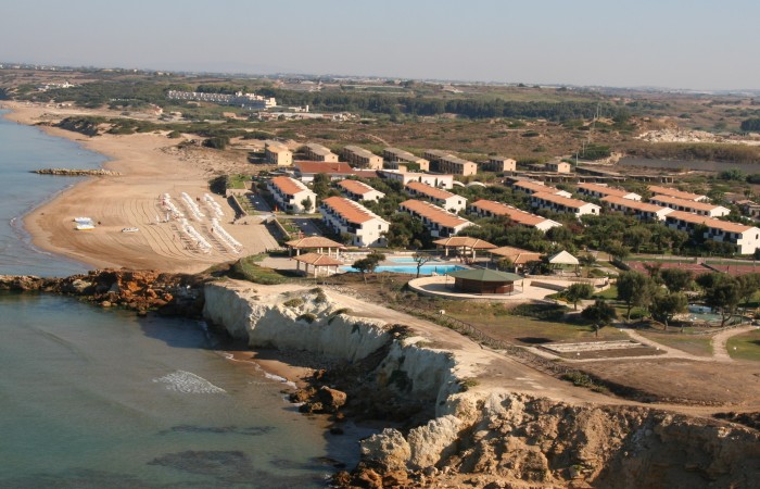Kamarina Resort
